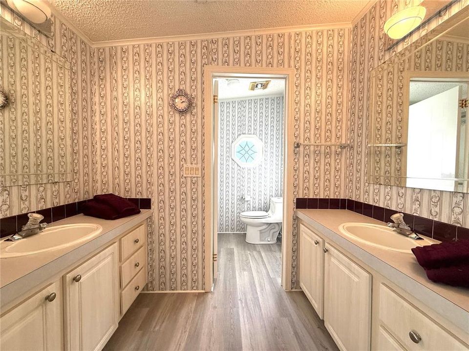 For Sale: $265,000 (2 beds, 2 baths, 1689 Square Feet)