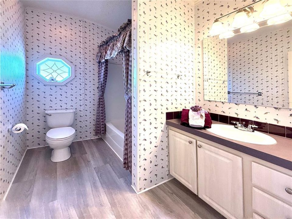 For Sale: $265,000 (2 beds, 2 baths, 1689 Square Feet)