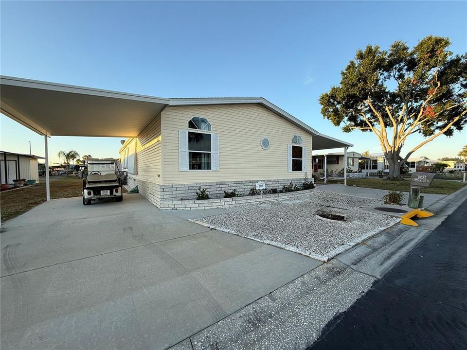 For Sale: $265,000 (2 beds, 2 baths, 1689 Square Feet)