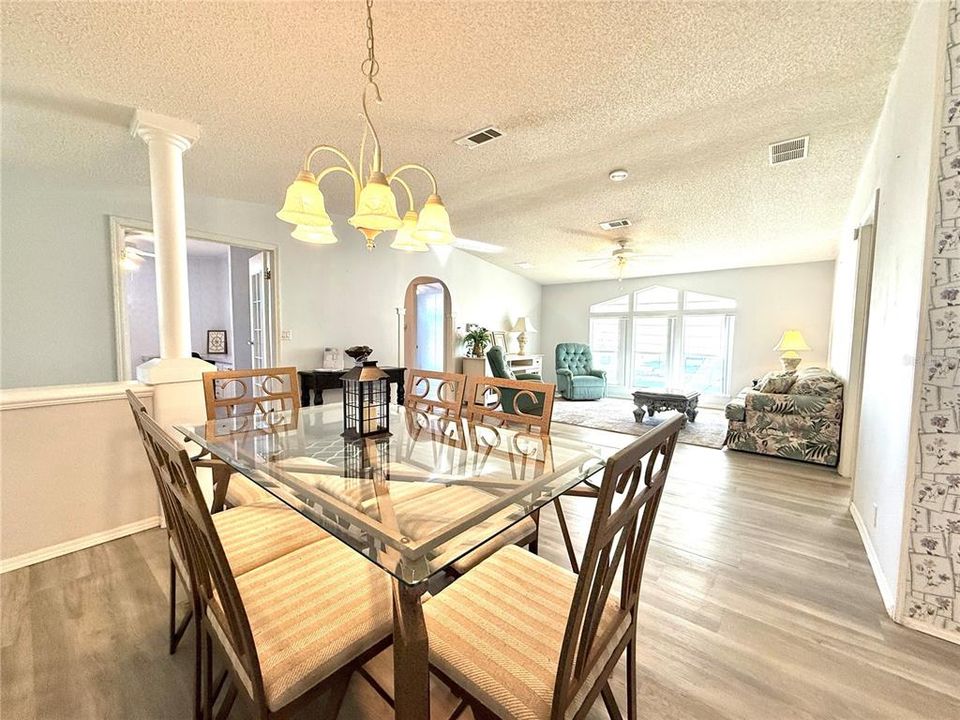 For Sale: $265,000 (2 beds, 2 baths, 1689 Square Feet)