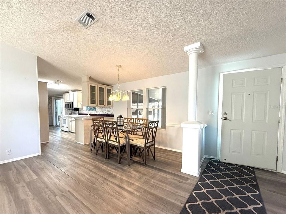 For Sale: $265,000 (2 beds, 2 baths, 1689 Square Feet)