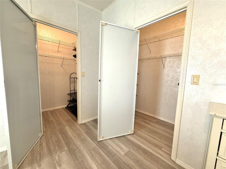 For Sale: $265,000 (2 beds, 2 baths, 1689 Square Feet)