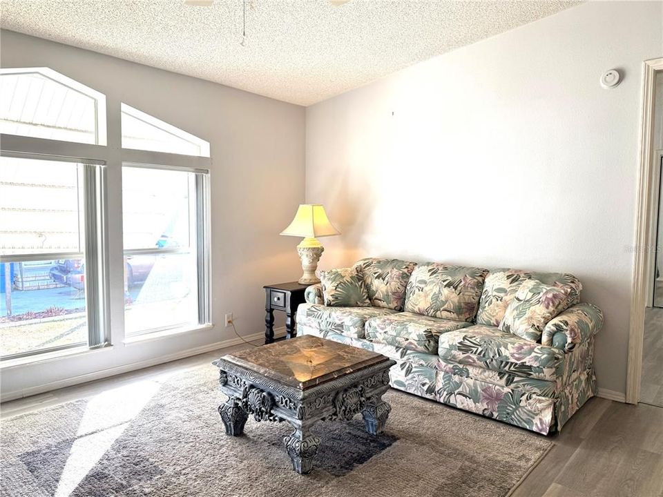 For Sale: $265,000 (2 beds, 2 baths, 1689 Square Feet)