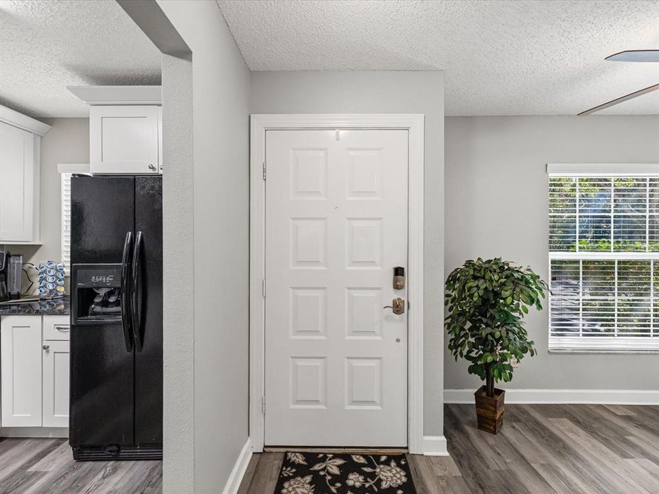 待售: $319,900 (2 贝兹, 2 浴室, 1411 平方英尺)