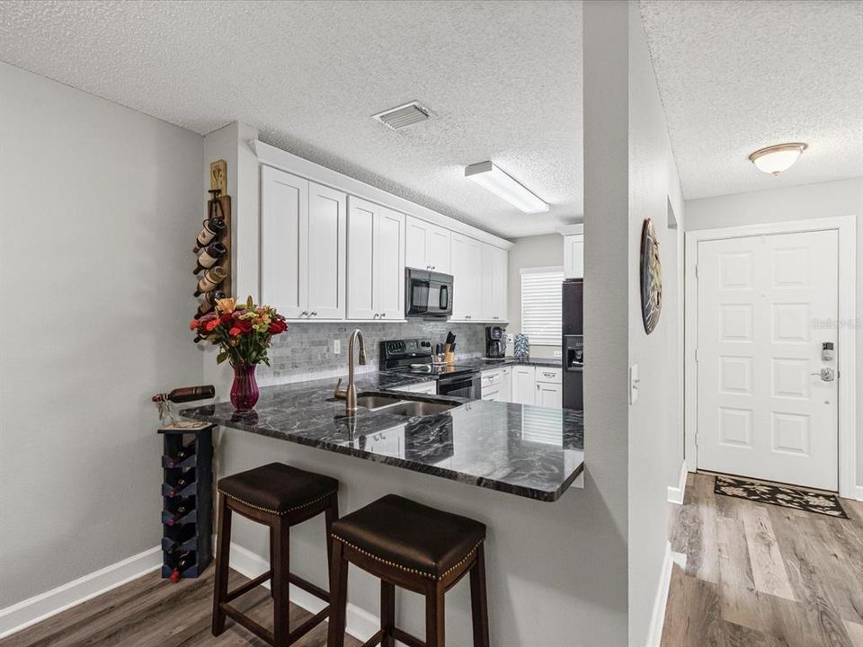 待售: $319,900 (2 贝兹, 2 浴室, 1411 平方英尺)