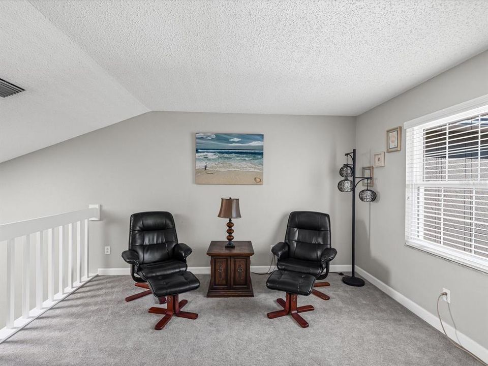 待售: $319,900 (2 贝兹, 2 浴室, 1411 平方英尺)