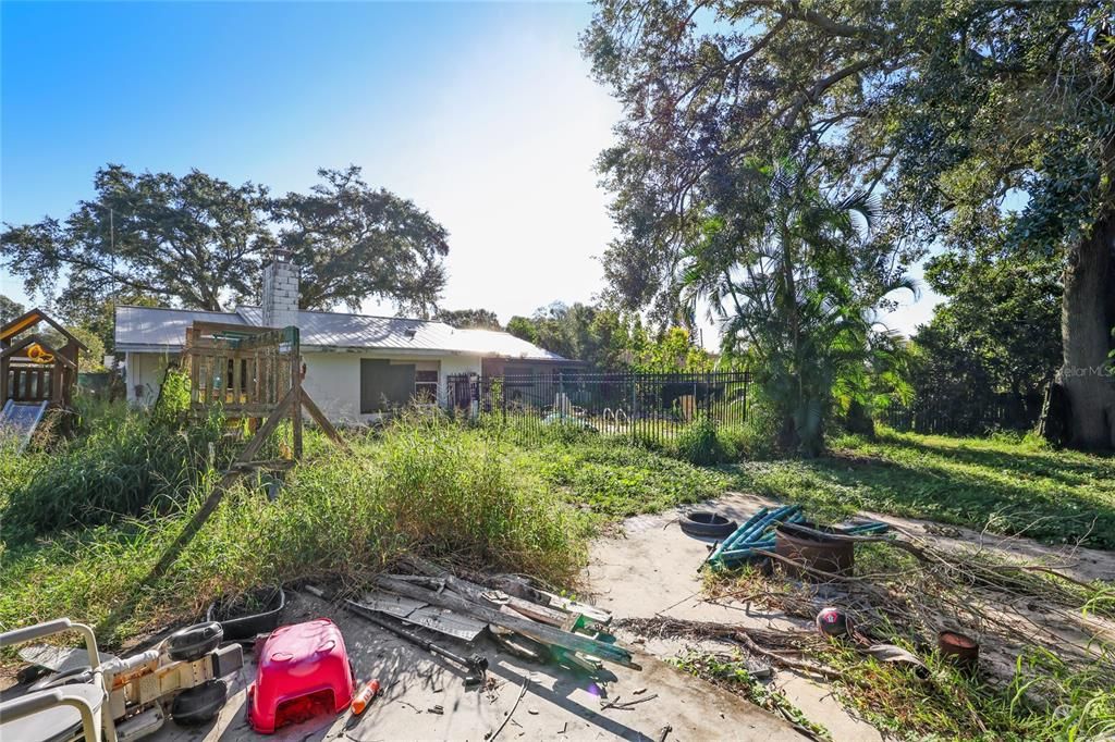 待售: $170,000 (3 贝兹, 1 浴室, 1232 平方英尺)