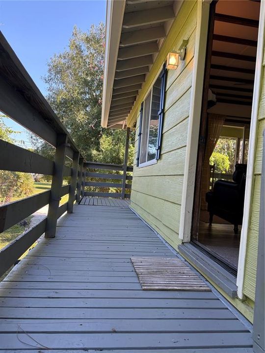 For Rent: $1,600 (2 beds, 1 baths, 864 Square Feet)