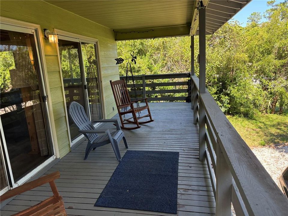 For Rent: $1,600 (2 beds, 1 baths, 864 Square Feet)