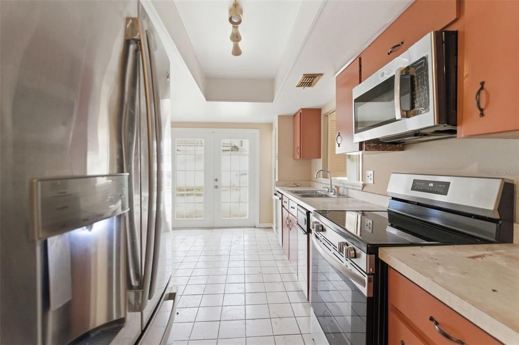 For Sale: $199,500 (2 beds, 2 baths, 1430 Square Feet)