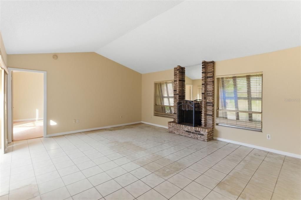 For Sale: $199,500 (2 beds, 2 baths, 1430 Square Feet)