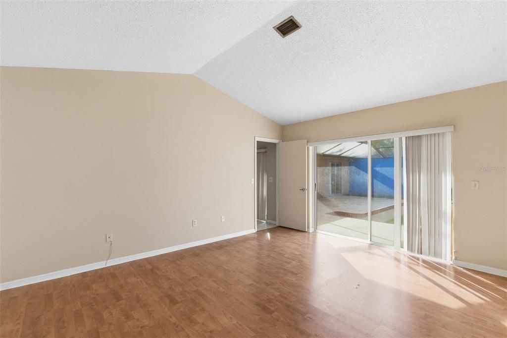 For Sale: $199,500 (2 beds, 2 baths, 1430 Square Feet)