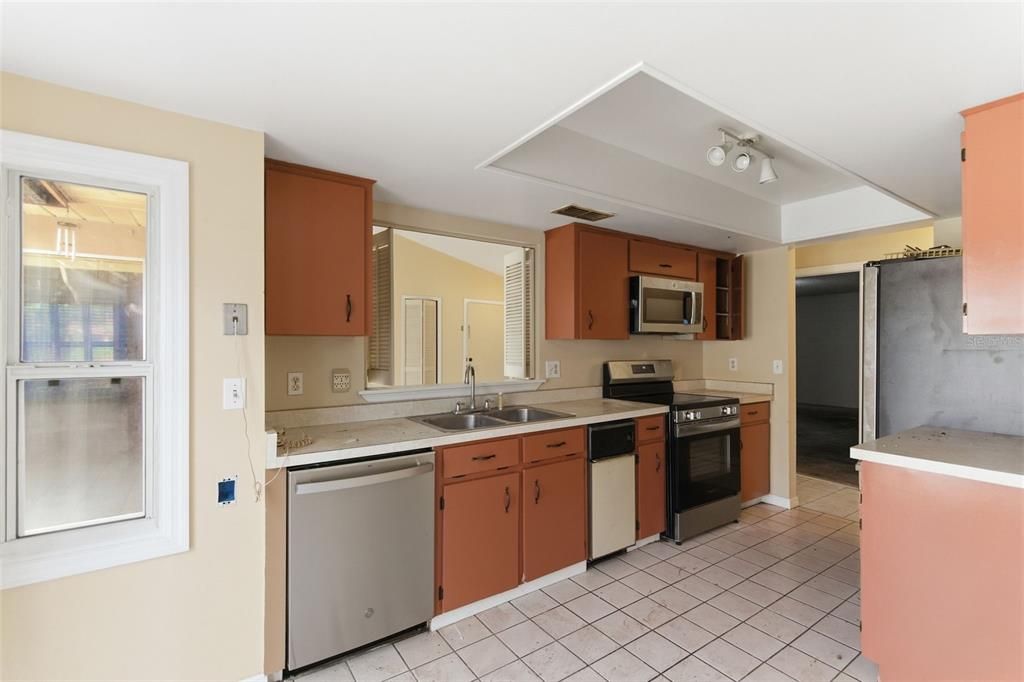 For Sale: $199,500 (2 beds, 2 baths, 1430 Square Feet)