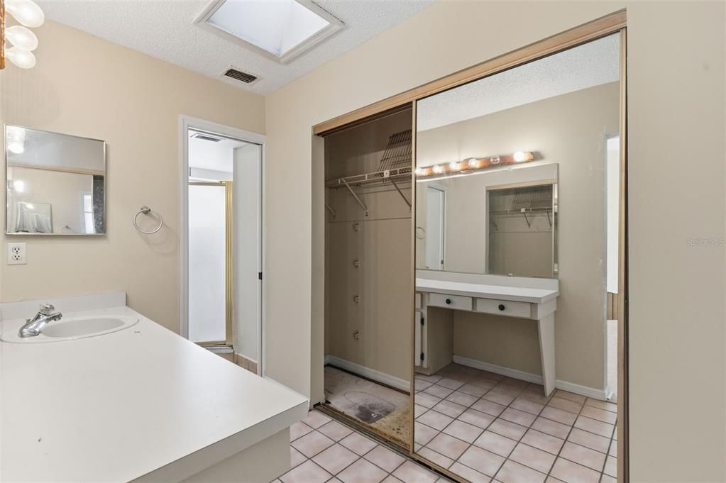 For Sale: $199,500 (2 beds, 2 baths, 1430 Square Feet)