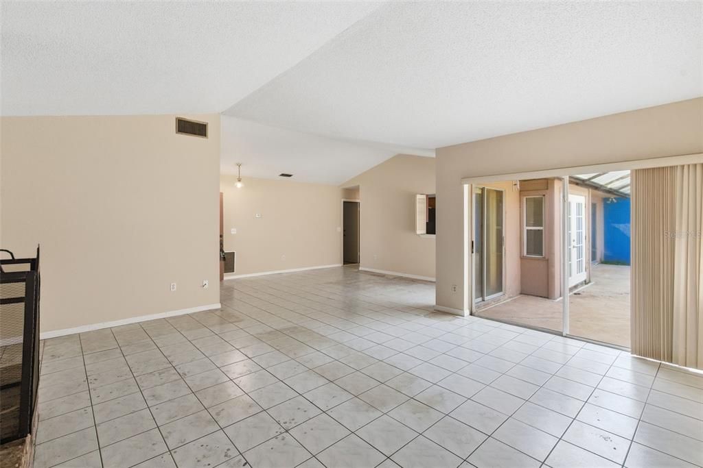 For Sale: $199,500 (2 beds, 2 baths, 1430 Square Feet)