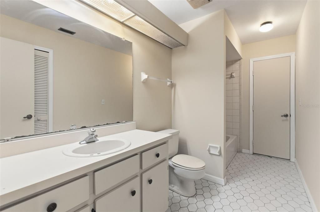 For Sale: $199,500 (2 beds, 2 baths, 1430 Square Feet)