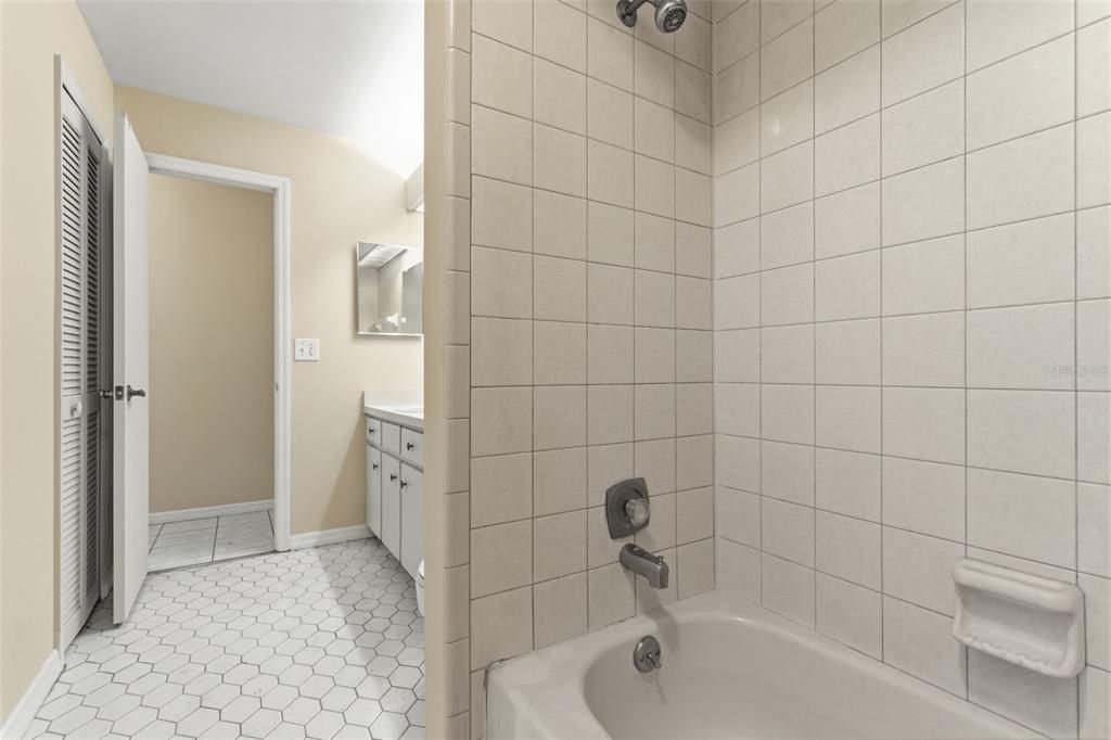 For Sale: $199,500 (2 beds, 2 baths, 1430 Square Feet)