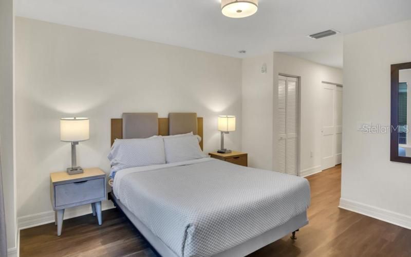 For Sale: $989,900 (3 beds, 2 baths, 1393 Square Feet)