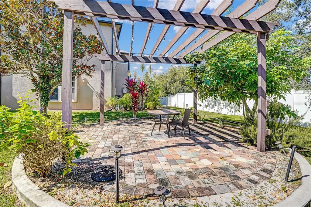 For Sale: $775,000 (6 beds, 3 baths, 4189 Square Feet)