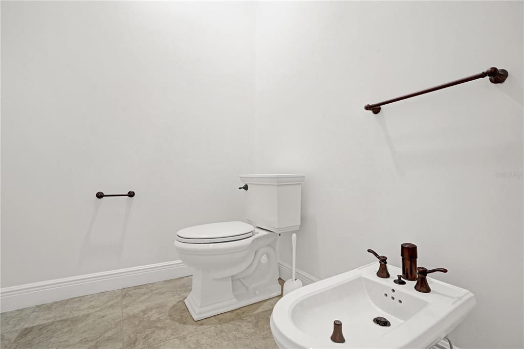 For Sale: $775,000 (6 beds, 3 baths, 4189 Square Feet)