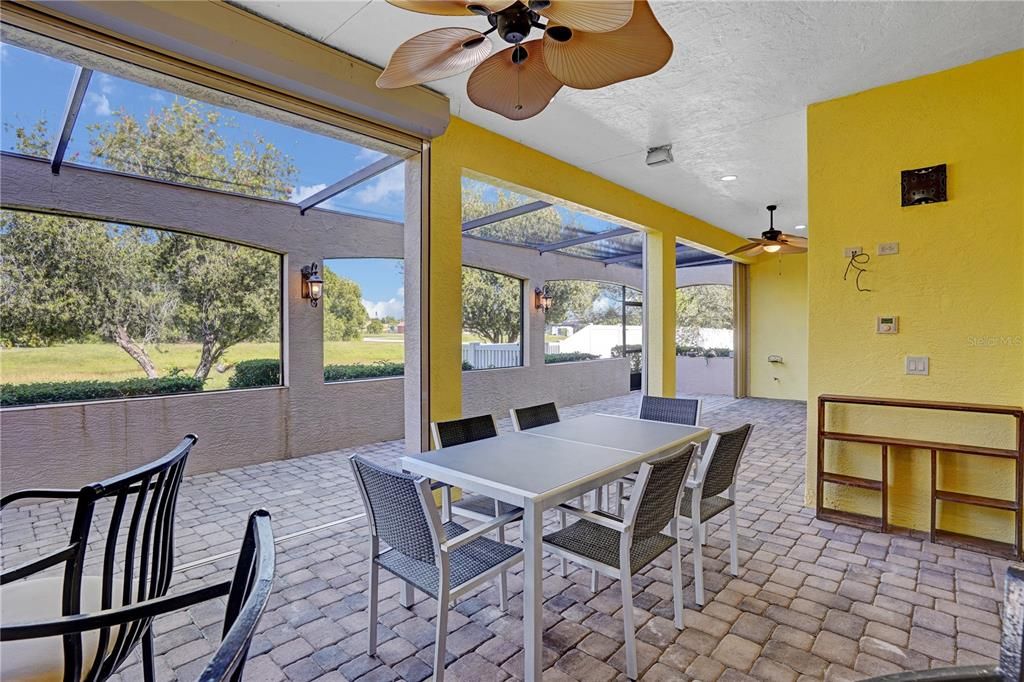 For Sale: $775,000 (6 beds, 3 baths, 4189 Square Feet)