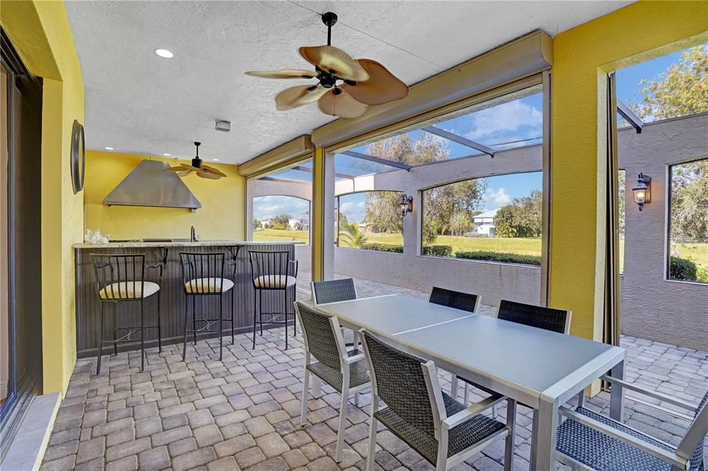 For Sale: $775,000 (6 beds, 3 baths, 4189 Square Feet)