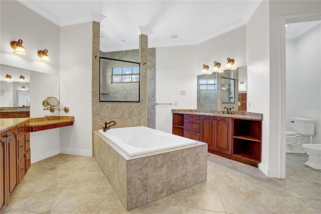 For Sale: $775,000 (6 beds, 3 baths, 4189 Square Feet)