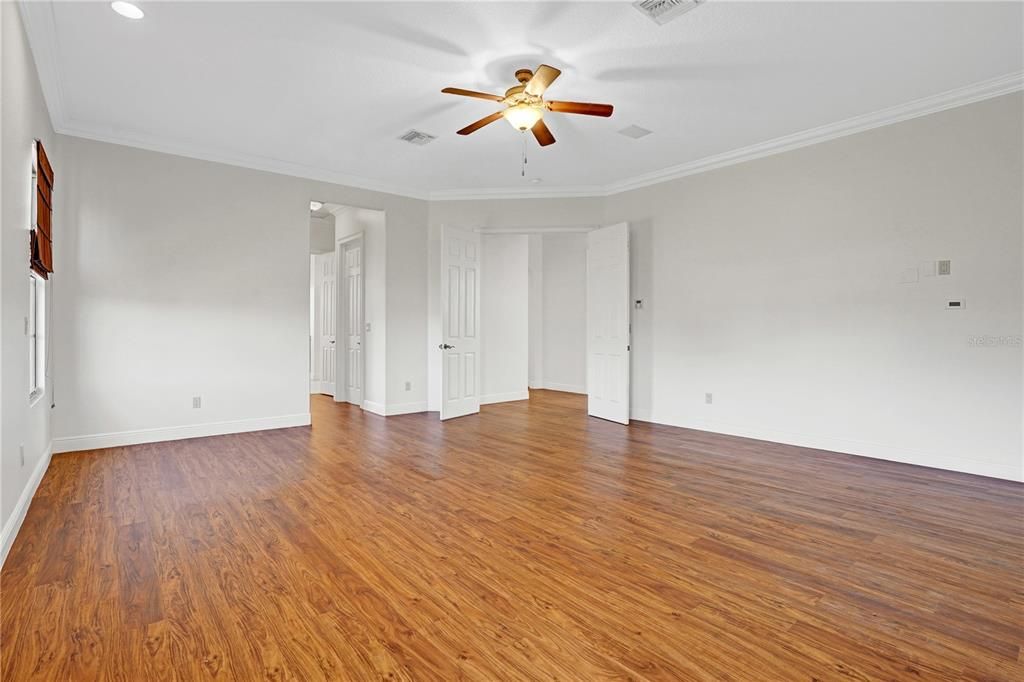 For Sale: $775,000 (6 beds, 3 baths, 4189 Square Feet)