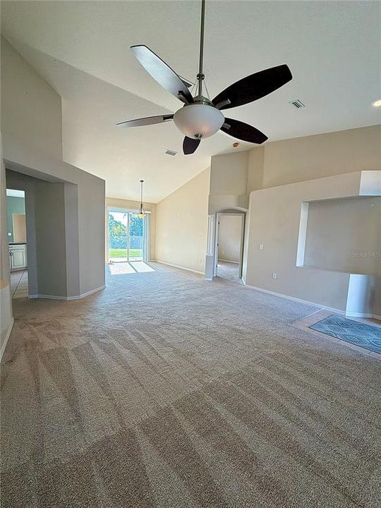 В аренду: $2,900 (4 спален, 3 ванн, 2212 Квадратных фут)