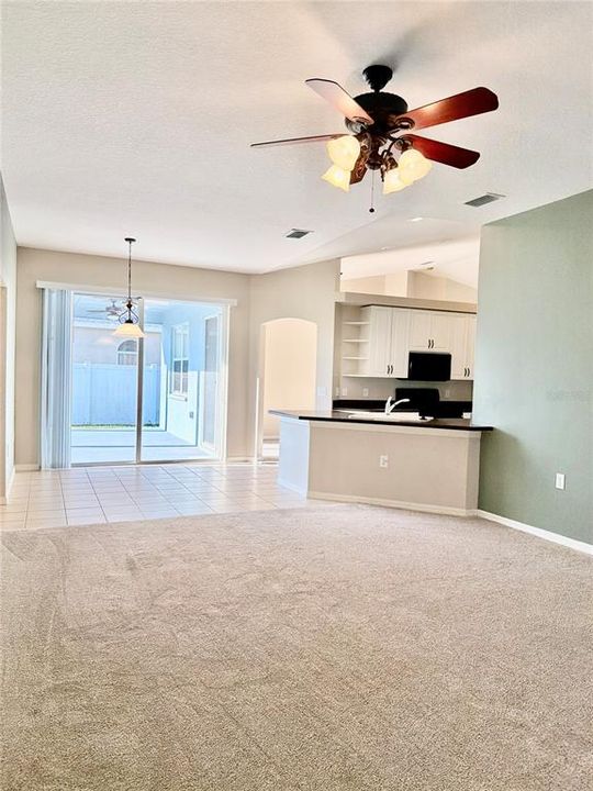 В аренду: $2,900 (4 спален, 3 ванн, 2212 Квадратных фут)