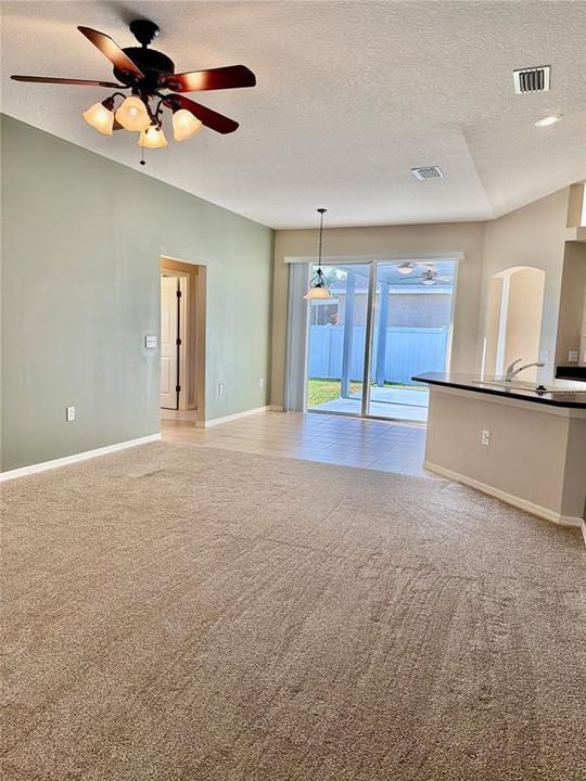 В аренду: $2,900 (4 спален, 3 ванн, 2212 Квадратных фут)