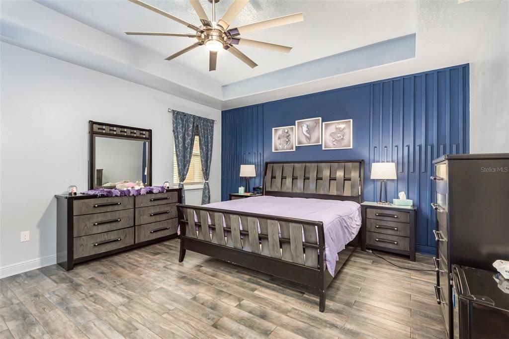 待售: $575,000 (5 贝兹, 3 浴室, 3072 平方英尺)