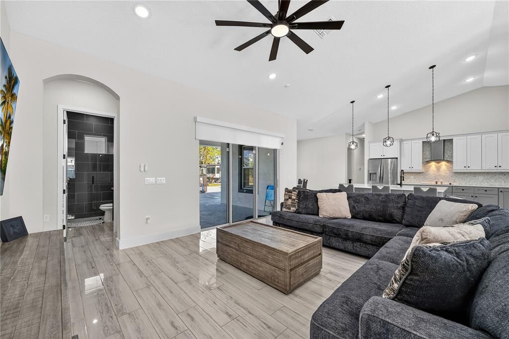 For Sale: $815,000 (4 beds, 3 baths, 2672 Square Feet)