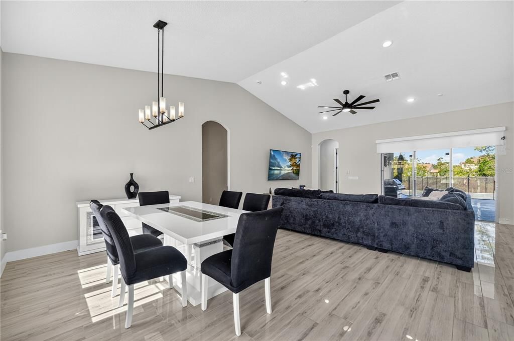 For Sale: $815,000 (4 beds, 3 baths, 2672 Square Feet)