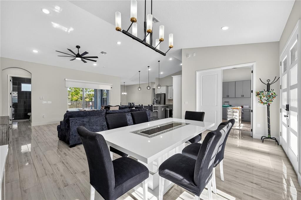 For Sale: $815,000 (4 beds, 3 baths, 2672 Square Feet)