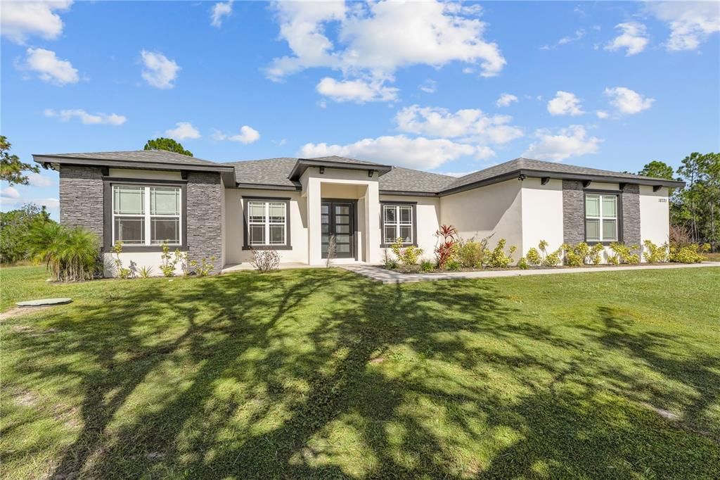 For Sale: $815,000 (4 beds, 3 baths, 2672 Square Feet)