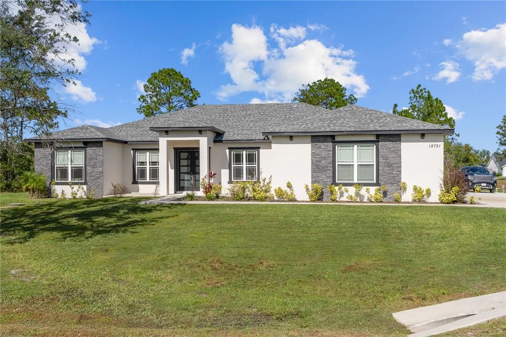 For Sale: $815,000 (4 beds, 3 baths, 2672 Square Feet)