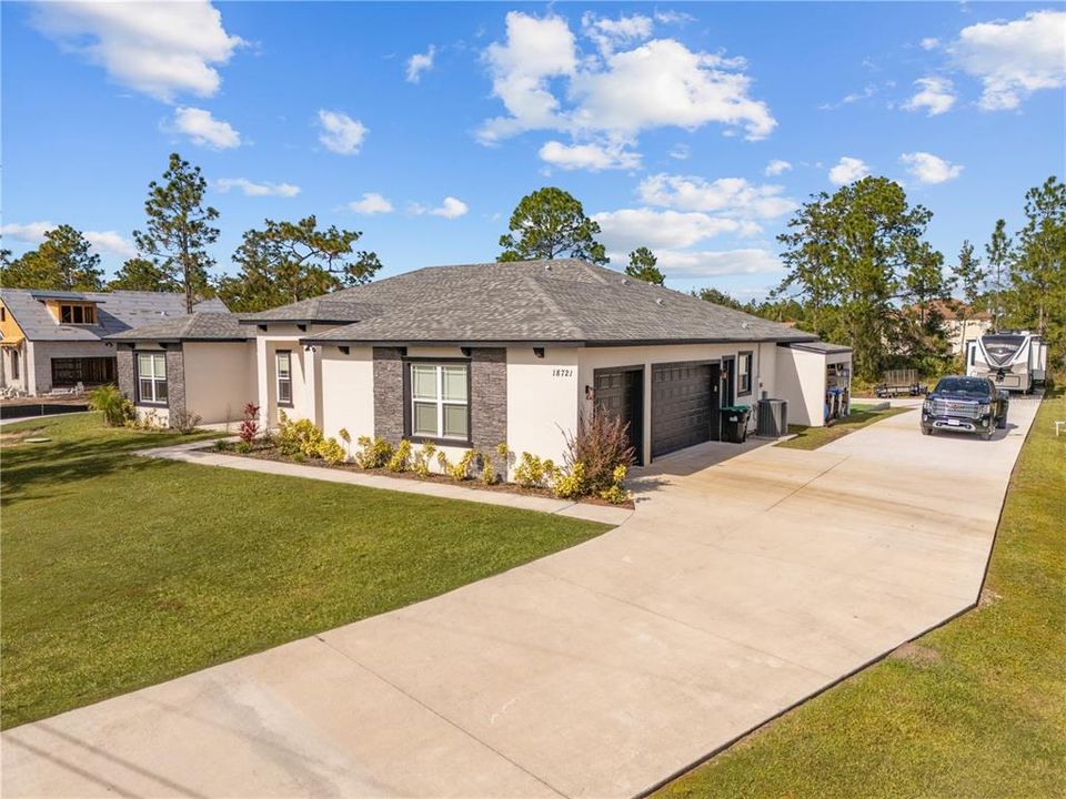 For Sale: $815,000 (4 beds, 3 baths, 2672 Square Feet)