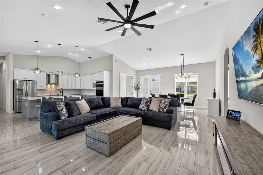 For Sale: $815,000 (4 beds, 3 baths, 2672 Square Feet)