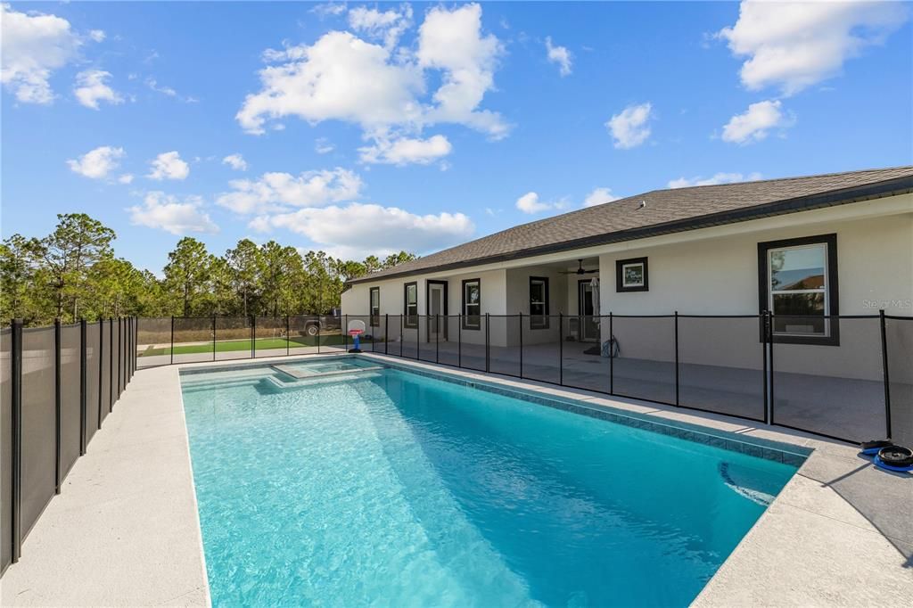 For Sale: $815,000 (4 beds, 3 baths, 2672 Square Feet)