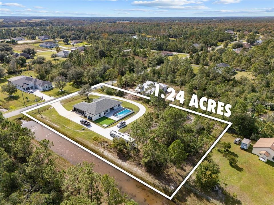 For Sale: $815,000 (4 beds, 3 baths, 2672 Square Feet)