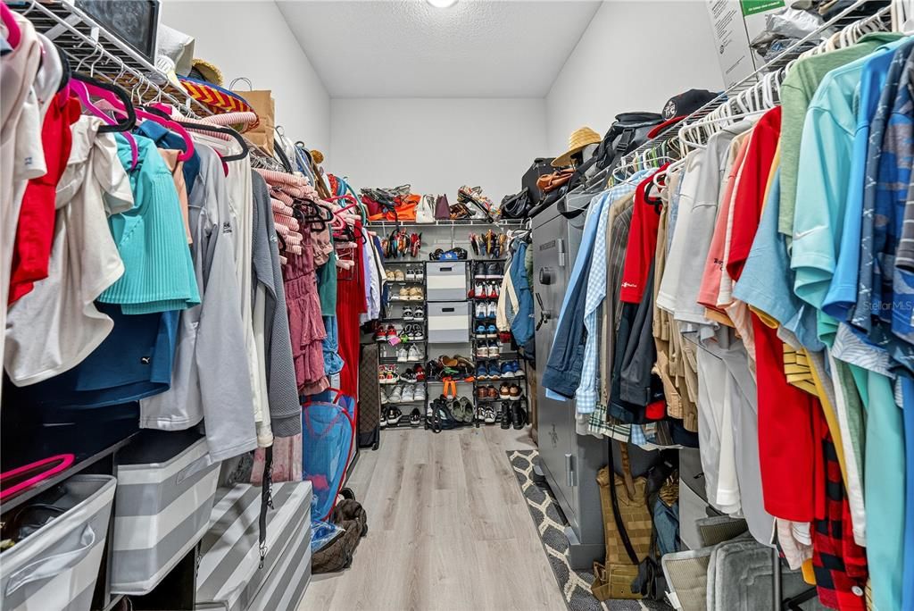 For Sale: $815,000 (4 beds, 3 baths, 2672 Square Feet)