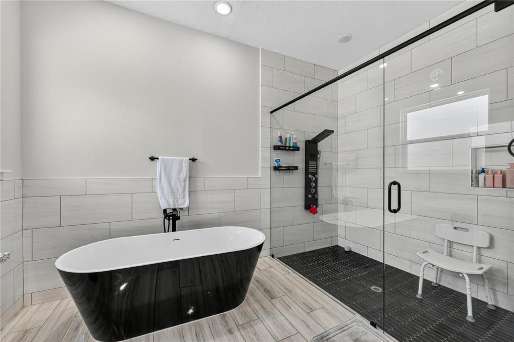 For Sale: $815,000 (4 beds, 3 baths, 2672 Square Feet)