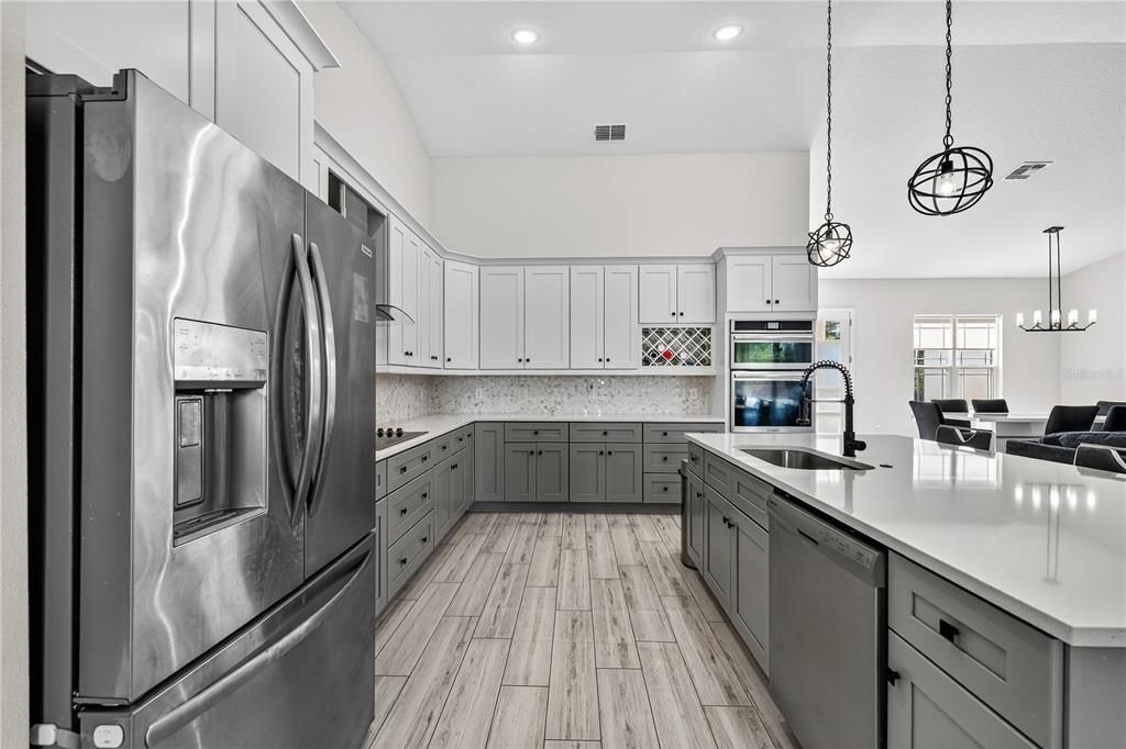 For Sale: $815,000 (4 beds, 3 baths, 2672 Square Feet)