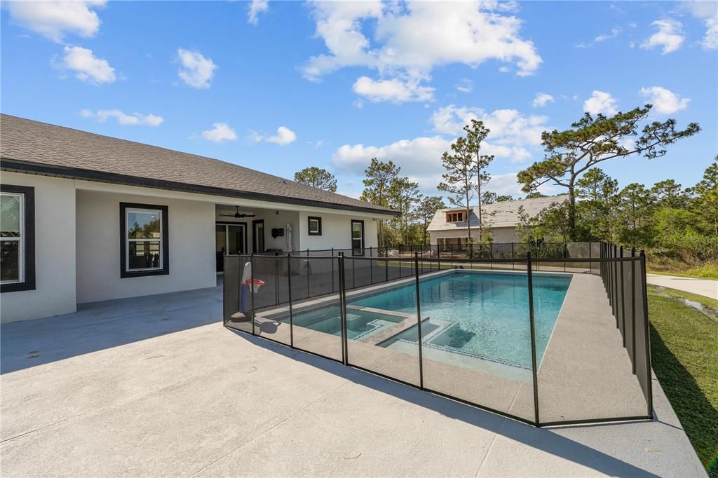 For Sale: $815,000 (4 beds, 3 baths, 2672 Square Feet)