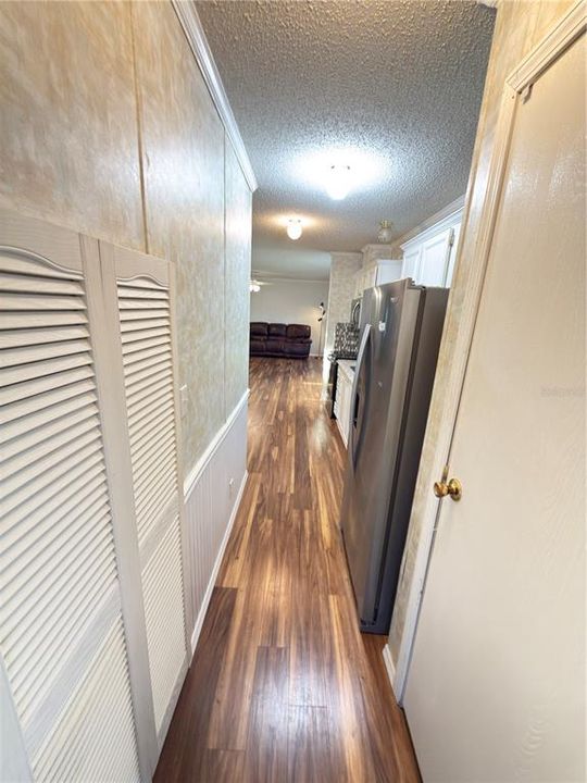 待售: $210,000 (3 贝兹, 2 浴室, 1216 平方英尺)