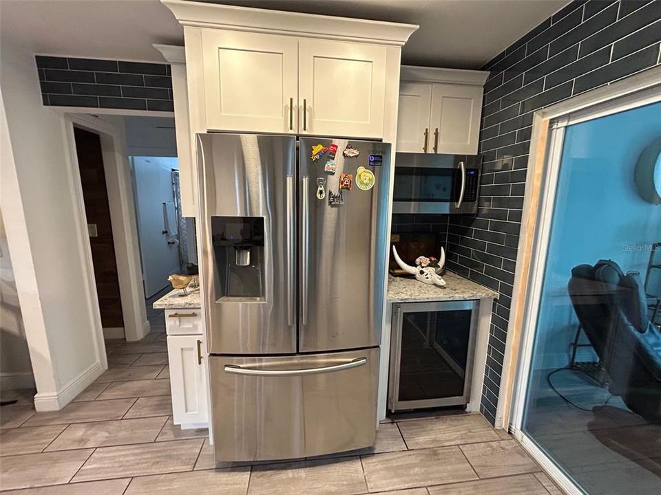 For Rent: $2,700 (3 beds, 2 baths, 1271 Square Feet)