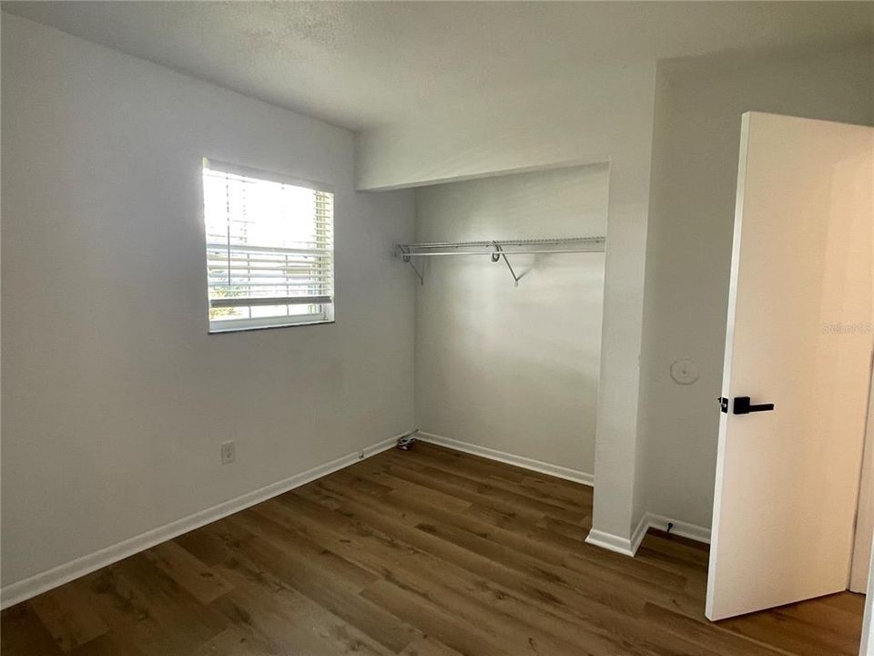 Active With Contract: $1,650 (3 beds, 1 baths, 924 Square Feet)