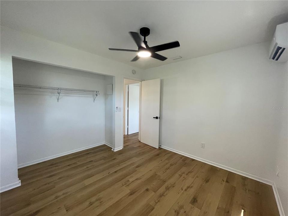 Active With Contract: $1,650 (3 beds, 1 baths, 924 Square Feet)