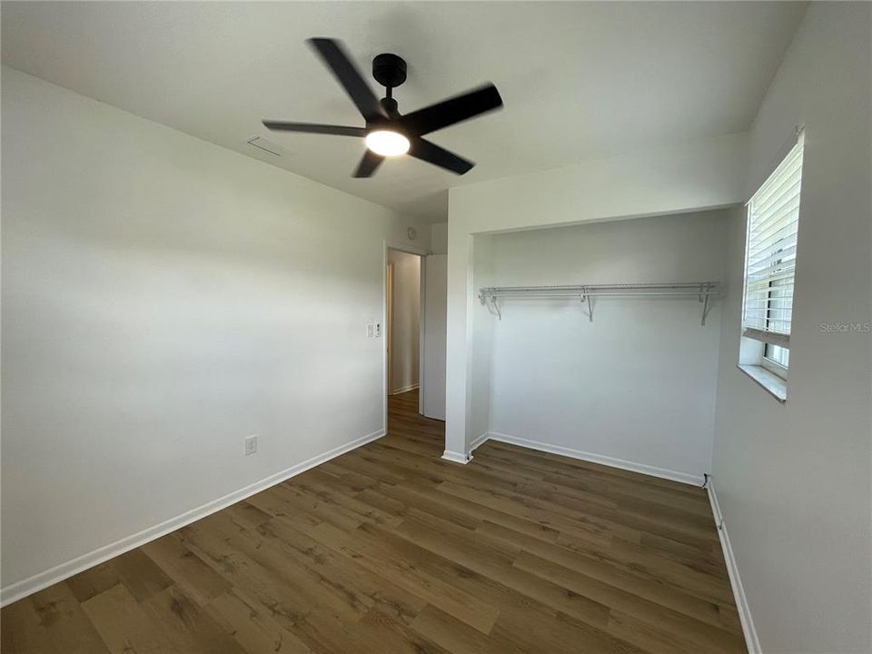 Active With Contract: $1,650 (3 beds, 1 baths, 924 Square Feet)